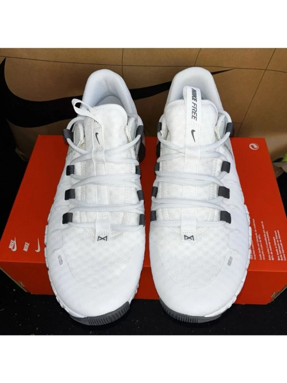 NEW Nike Free Metcon 5 Summit White/Bright Mandarin DV3949-101 Men Size 10.5